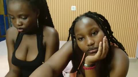 Snapshot of avian_talya chatting on November 2025 04:58:02 AM Avian online show from November 2025 04:58:02 AM