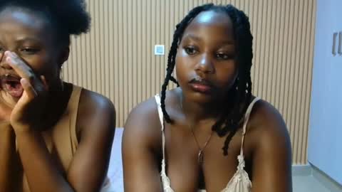 Snapshot of avian_talya chatting on November 2025 03:25:01 PM Avian online show from November 2025 03:25:01 PM