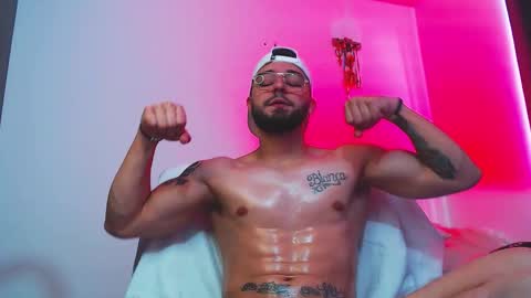 Snapshot of axel_7070 chatting on October 2025 02:51:02 PM Independiente Model online show from October 2025 02:51:02 PM