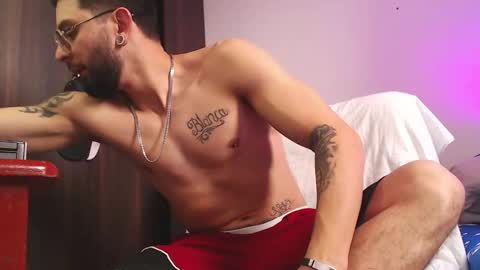 Snapshot of axel_7070 chatting on November 2025 12:51:01 PM Independiente Model online show from November 2025 12:51:01 PM