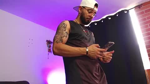 Snapshot of axel_7070 chatting on December 2025 06:02:01 PM Independiente Model online show from December 2025 06:02:01 PM