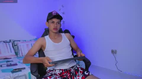 Snapshot of axel_cody_ chatting on October 2025 11:40:01 AM AXEL online show from October 2025 11:40:01 AM