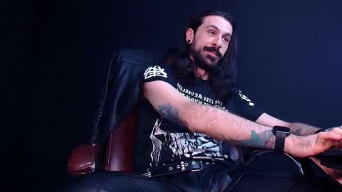 Snapshot of axelcolton chatting on November 2025 11:33:02 AM AxelColton online show from November 2025 11:33:02 AM