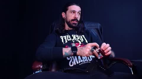 Snapshot of axelcolton chatting on November 2025 11:21:02 AM AxelColton online show from November 2025 11:21:02 AM