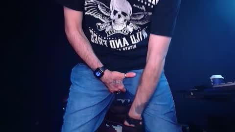 Snapshot of axelcolton chatting on November 2025 06:14:02 AM AxelColton online show from November 2025 06:14:02 AM