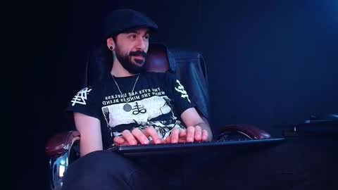 Snapshot of axelcolton chatting on November 2025 06:15:01 AM AxelColton online show from November 2025 06:15:01 AM