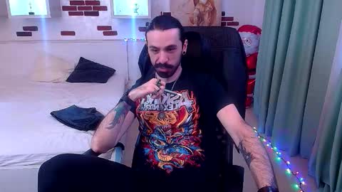 Snapshot of axelcolton chatting on December 2025 08:30:02 AM AxelColton online show from December 2025 08:30:02 AM