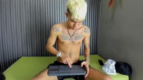 Snapshot of ayala_tattoo chatting on December 2025 08:02:02 PM Ayala online show from December 2025 08:02:02 PM