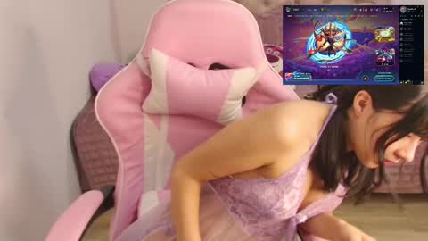 Snapshot of ayumi_tanaka chatting on October 2025 05:15:02 PM online show from October 2025 05:15:02 PM