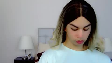 KENDALL online show from September 2025 07:30:02 PM