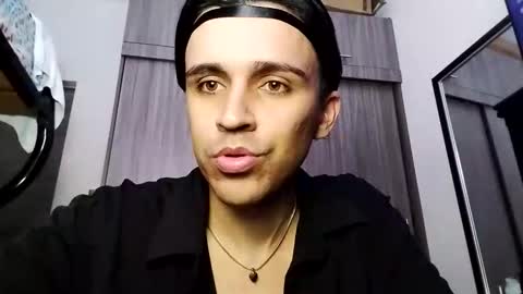 Dani  online show from October 2025 09:59:02 PM