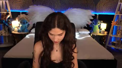 Sasha online show from November 2025 07:59:02 PM