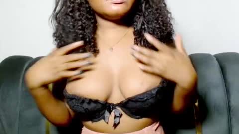 Niabliss online show from September 2025 10:05:01 AM