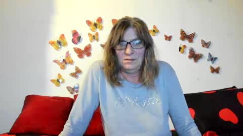 Snapshot of badgg chatting on December 2024 05:00:01 PM Gina online show from December 2024 05:00:01 PM