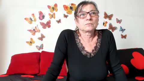 Snapshot of badgg chatting on February 2025 01:40:02 PM Gina online show from February 2025 01:40:02 PM