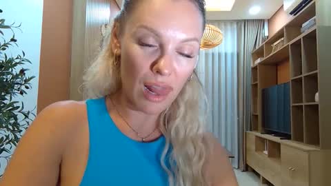 Beautifulkollette online show from September 2025 04:51:01 PM