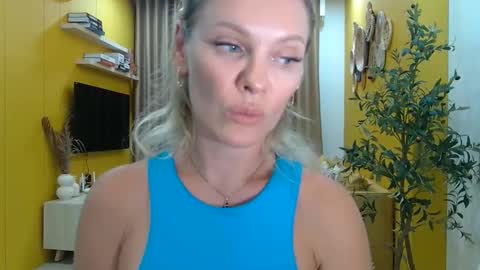 Beautifulkollette online show from September 2025 05:03:02 PM