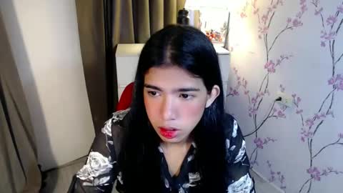 Snapshot of beautifultrixie chatting on December 2025 05:01:02 AM TRIXIE online show from December 2025 05:01:02 AM