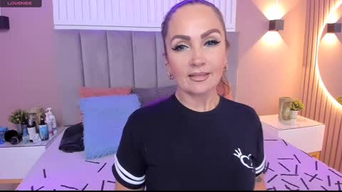 Chantall online show from February 2025 07:38:02 PM