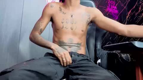 Snapshot of belcebu_bigcock chatting on December 2025 01:35:02 AM belcebuo777 online show from December 2025 01:35:02 AM