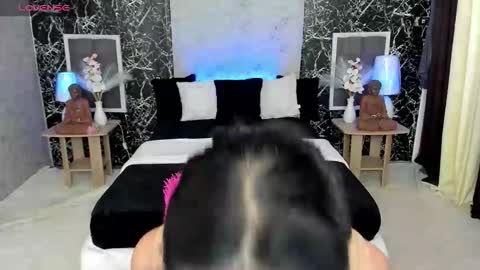 Snapshot of bellabrown_19xxx chatting on October 2025 06:53:02 AM Bella online show from October 2025 06:53:02 AM