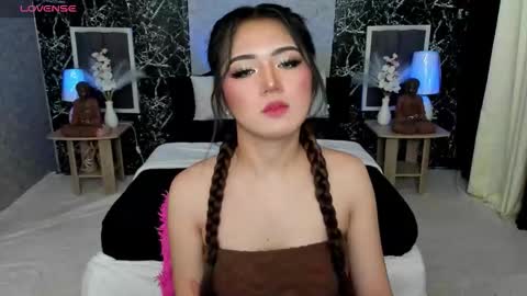 Snapshot of bellabrown_19xxx chatting on October 2025 07:17:01 AM Bella online show from October 2025 07:17:01 AM