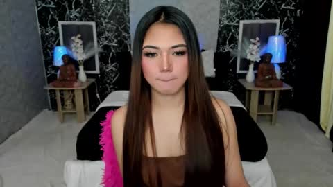 Snapshot of bellabrown_19xxx chatting on October 2025 06:56:01 AM Bella online show from October 2025 06:56:01 AM