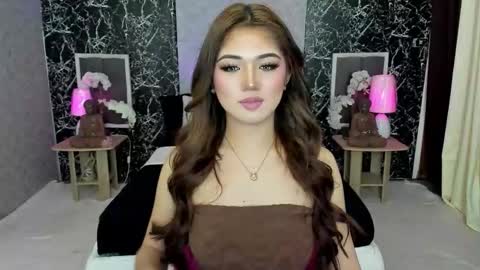 Snapshot of bellabrown_19xxx chatting on November 2025 03:08:02 AM Bella online show from November 2025 03:08:02 AM