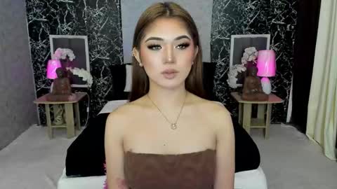 Snapshot of bellabrown_19xxx chatting on November 2025 05:51:01 AM Bella online show from November 2025 05:51:01 AM