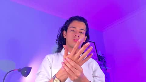 BENJI FIORE online show from September 2025 01:21:01 PM