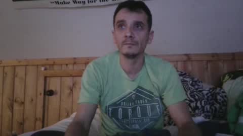 Snapshot of bennymn chatting on January 2025 06:45:01 AM benny and innocentvixon online show from January 2025 06:45:01 AM