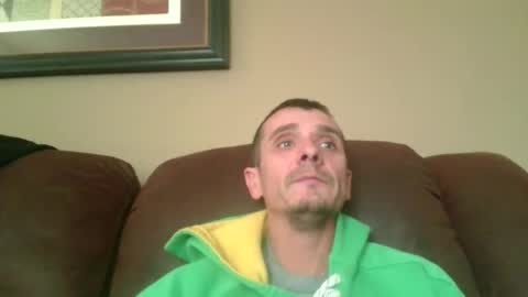 Snapshot of bennymn chatting on November 2025 04:49:01 PM benny and innocentvixon online show from November 2025 04:49:01 PM