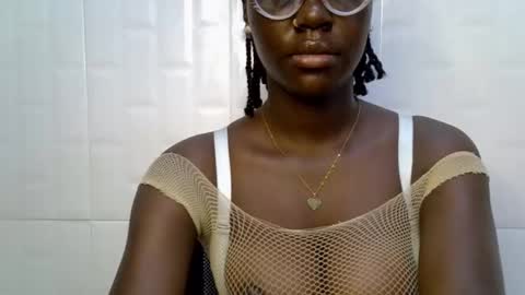 Snapshot of black_petitqueen12 chatting on November 2025 08:25:01 AM BLACK online show from November 2025 08:25:01 AM