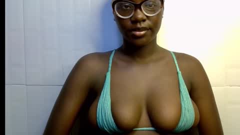 Snapshot of black_petitqueen12 chatting on November 2025 06:57:01 AM BLACK online show from November 2025 06:57:01 AM