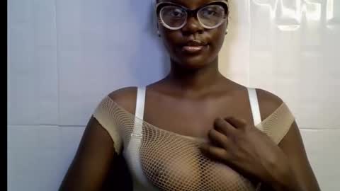 Snapshot of black_petitqueen12 chatting on November 2025 07:41:02 AM BLACK online show from November 2025 07:41:02 AM