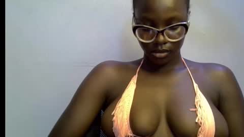 Snapshot of black_petitqueen12 chatting on December 2025 08:52:02 AM BLACK online show from December 2025 08:52:02 AM