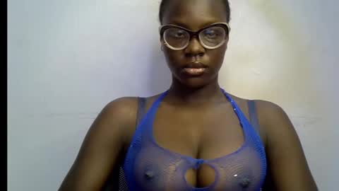 Snapshot of black_petitqueen12 chatting on December 2025 07:02:02 AM BLACK online show from December 2025 07:02:02 AM