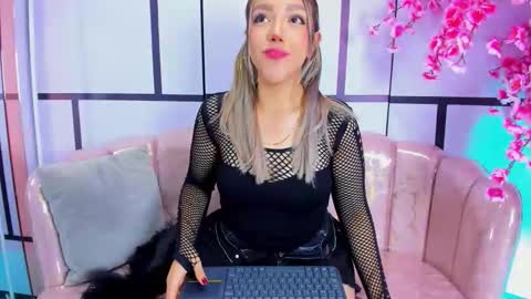 blairjones_ online show from September 2025 12:29:02 PM