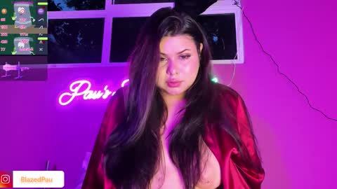 Pau online show from December 2025 10:48:01 PM