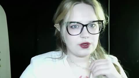 blesskitty_ online show from September 2025 01:35:01 PM