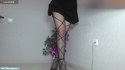 Im Di. I smell naked even when Im dressed. online show from December 2024 10:44:02 AM