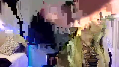 Snapshot of blondleyla chatting on November 2025 06:07:02 PM BlondLeyla online show from November 2025 06:07:02 PM