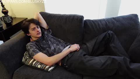 Snapshot of bluskyzz chatting on February 2025 04:36:01 PM BluSky online show from February 2025 04:36:01 PM