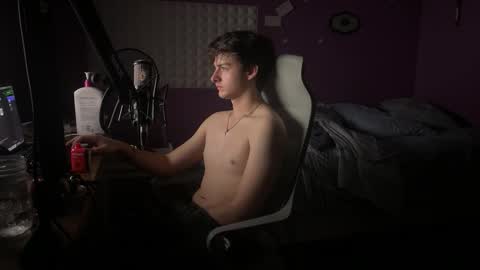 Snapshot of bluskyzz chatting on December 2025 11:48:01 AM BluSky online show from December 2025 11:48:01 AM