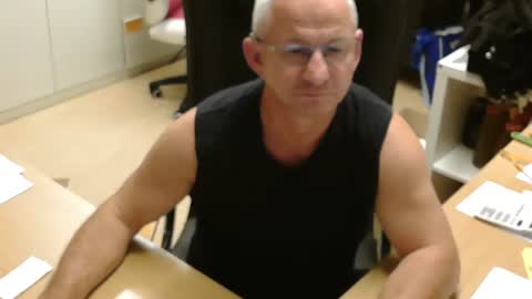 bodymen1 online show from September 2025 08:12:02 PM