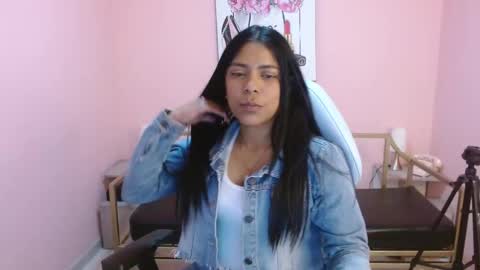 bombom_brown_ online show from December 2025 08:05:02 PM