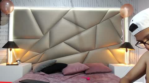 bonny_bonss online show from December 2024 12:40:02 AM