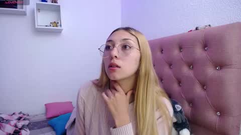 Soffy Brooks Independent model online show from September 2025 04:56:02 AM