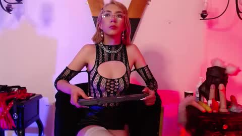  bonnybonnet  online show from September 2025 12:19:01 PM