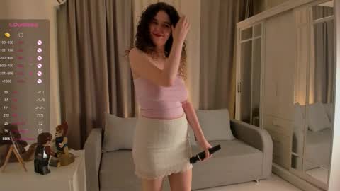Ella online show from September 2025 06:53:01 PM